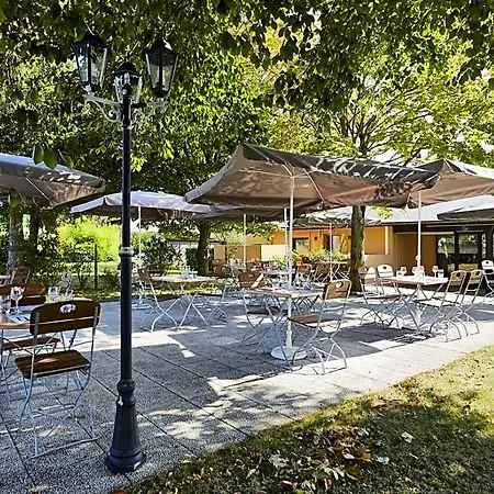 Campanile Hotel 3*
